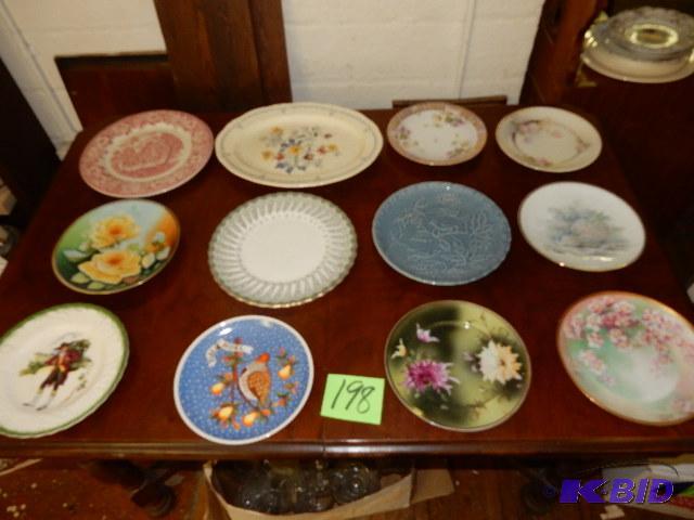 12 Decorative Plates