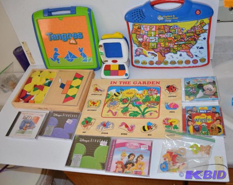 lot 104 image: Childrens games  toys - Vtech Explore &...