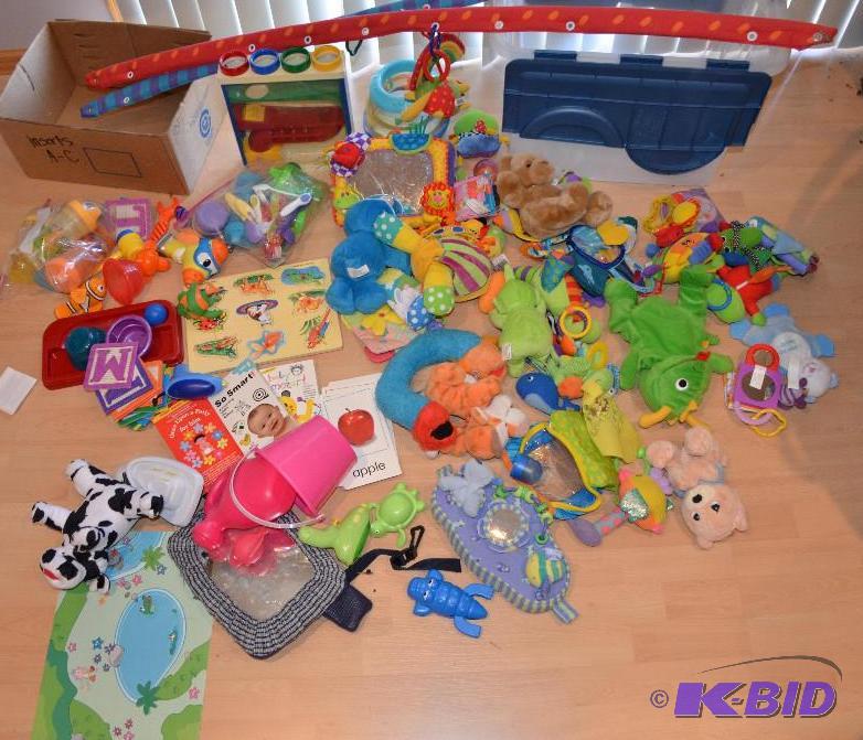 lot 105 image: Young childrens toys, puzzles, books...