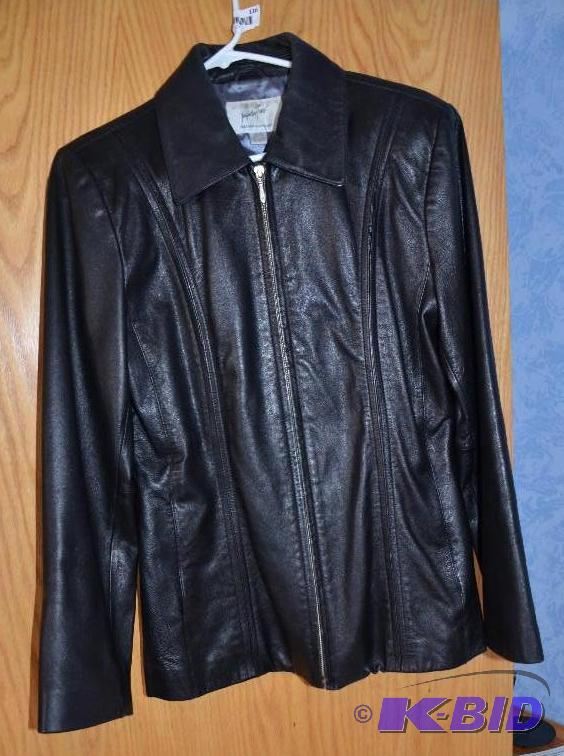 lot 116 image: Lambskin leather jacket, women size M, great ...