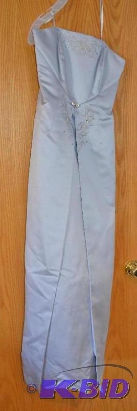 lot 124 image: Prom or bridesmaid dress, size 4...