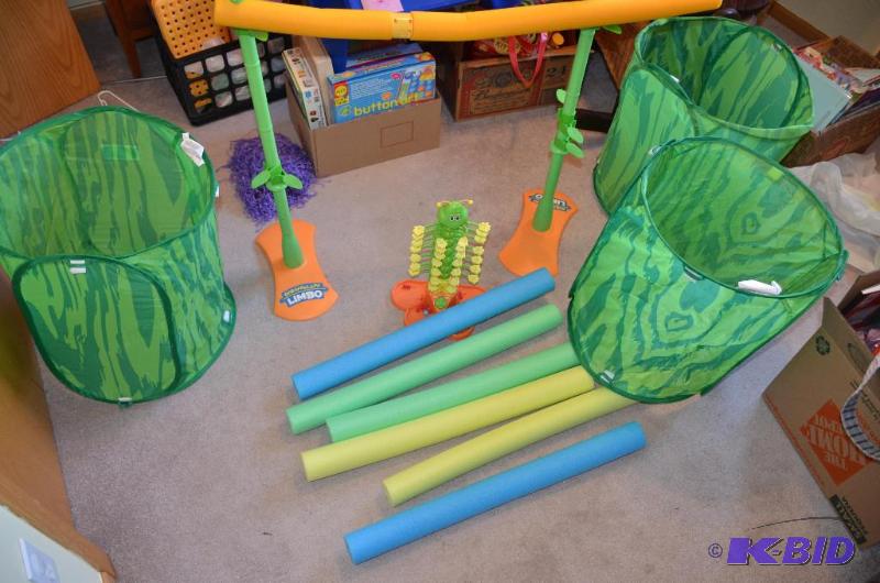 lot 152 image: Giraffe Limbo musical game, bend over backwar...