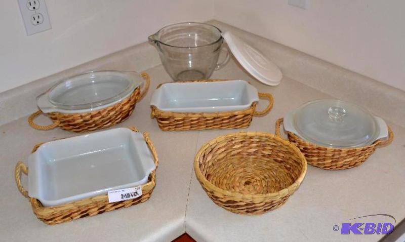 lot 176 image: Anchor Hocking white set of casserole dishes ...