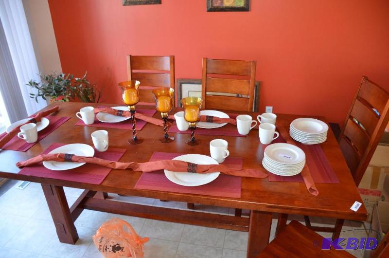 lot 181 image: Beautiful Gibson China  5 dinner plates, 7 bo...