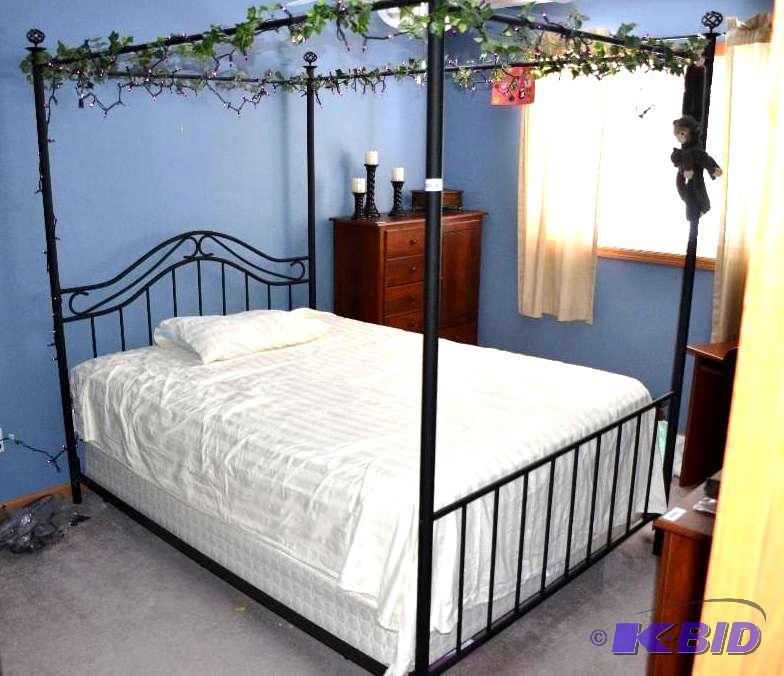 lot 28 image: Metal ornate Queen Bed frame, mattress and bo...