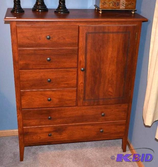 lot 30 image: Nice wood chest of drawers, 40x47x16" lo...