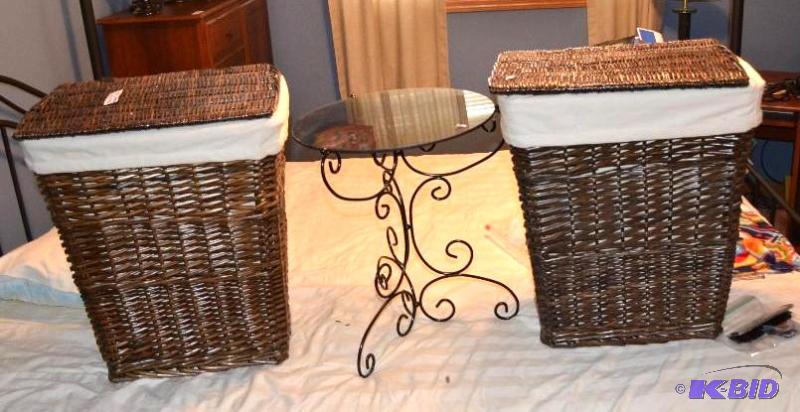 lot 36 image: Glass top table on metal legs, 16 diameter, 1...