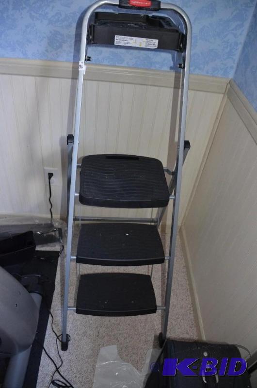 lot 75 image: Rubbermaid step ladder, 48" tall...