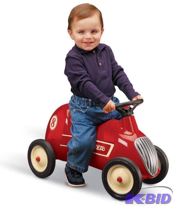 lot 89 image: Radio Flyer Red ride-on toy car Number 8 Road...