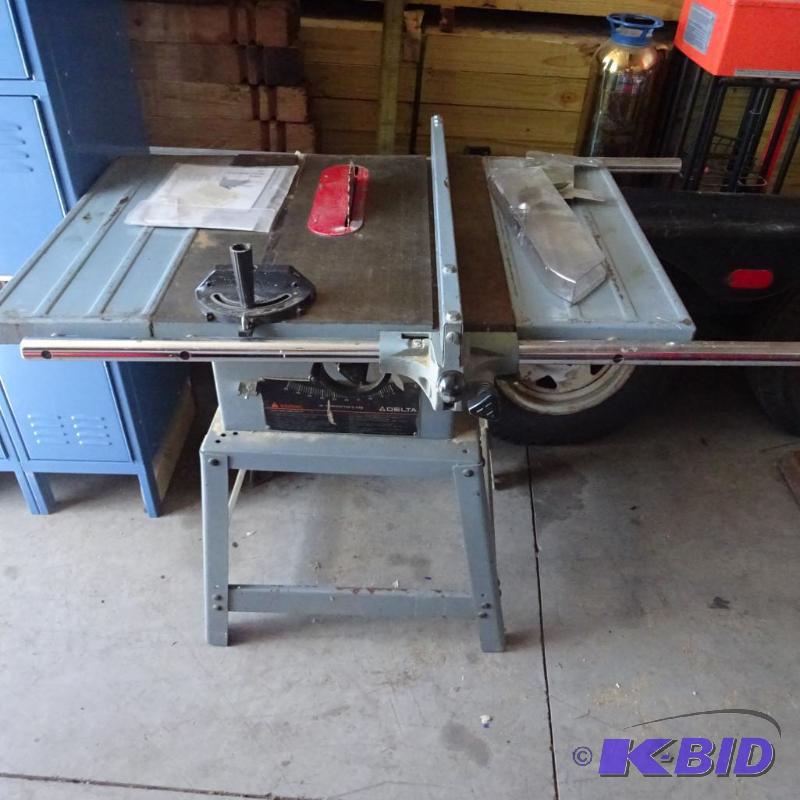 Delta 10&quot Contractors Saw. Working Condi...
