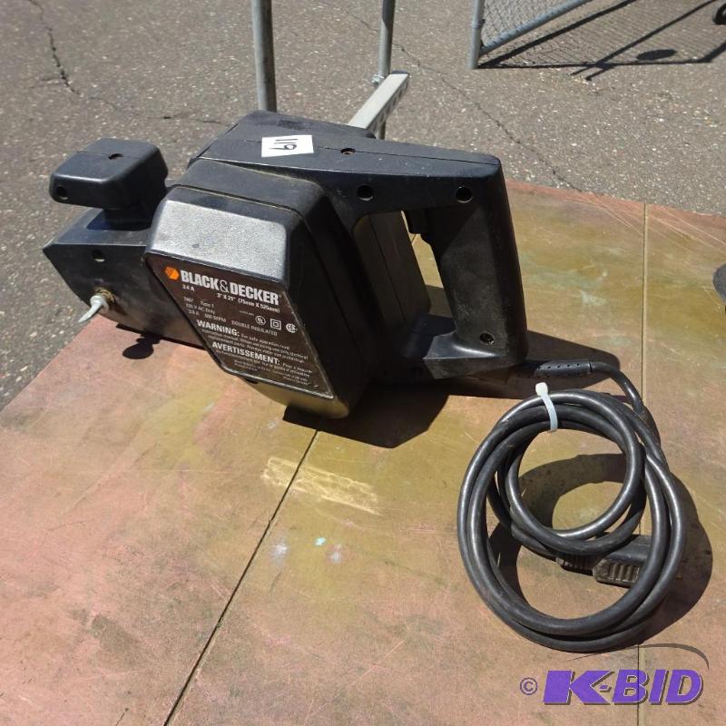 Black and Decker 3 X 21 Belt Sander Works...