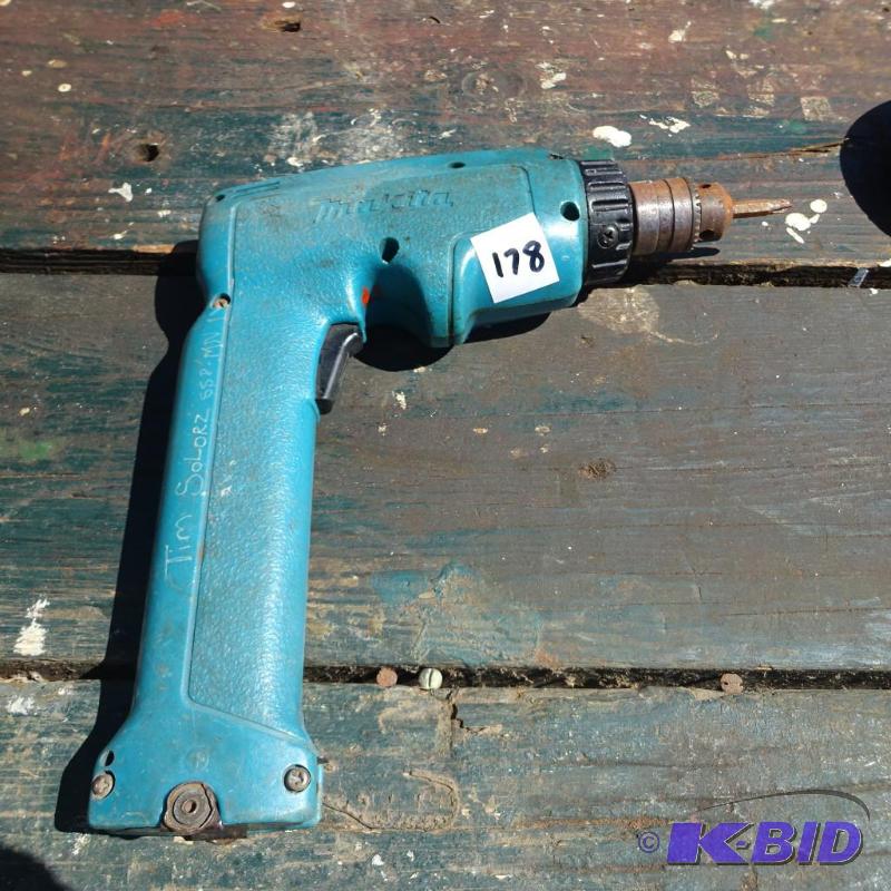 Makita Cordless Driver Drill. 9.6 Volt Batter...