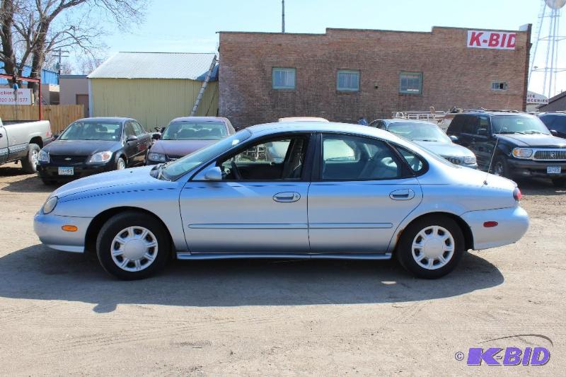 1998 Ford Taurus SE