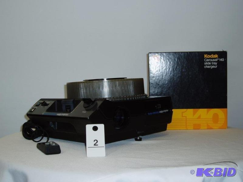 Kodak Carousel 4400 Slide Projector Comes Wit...