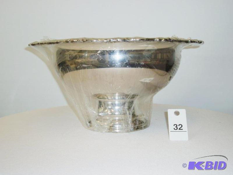 Punch Bowl Silver Plate 2 Gallons Capacity&nb...