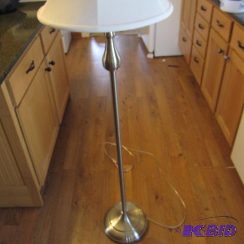 lot 109 image: Floor Lamp