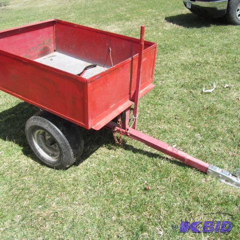 lot 11 image: Lawn Trailer