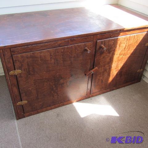lot 111 image: Storage Cabinet