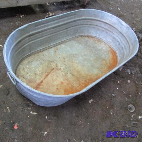 lot 124 image: Galvanized Bath Tub