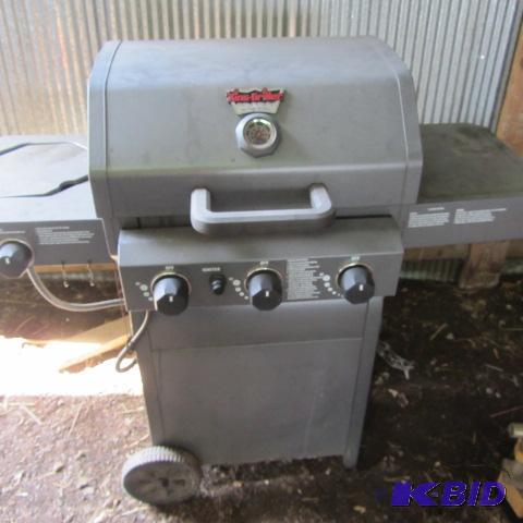 lot 141 image: BBQ Grill