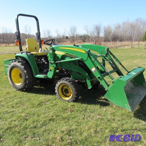 lot 2 image: John Deere 3320 Tractor