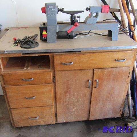lot 28 image: Performax Mini Wood Lathe