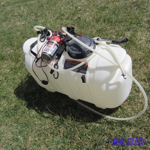 lot 4 image: ATV Tank Sprayer