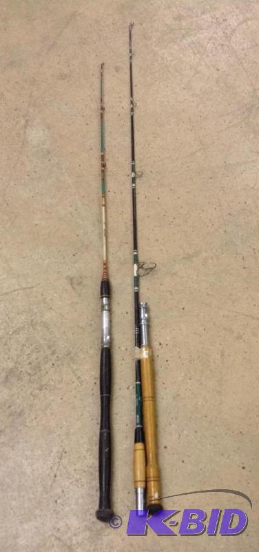 lot 13 image: 2 Vintage Fishing Rods - Hudson & South Bend