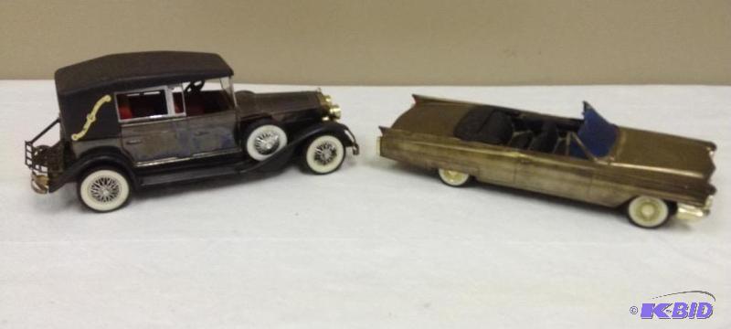 lot 18 image: 2 Vintage Car Radios