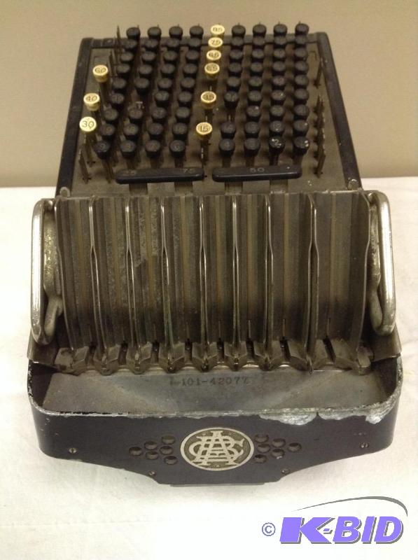 lot 34 image: Vintage Brandt Automatic Cashier