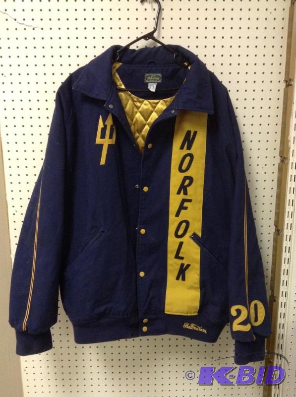 lot 36 image: Mens Norfolk Jacket 4XL
