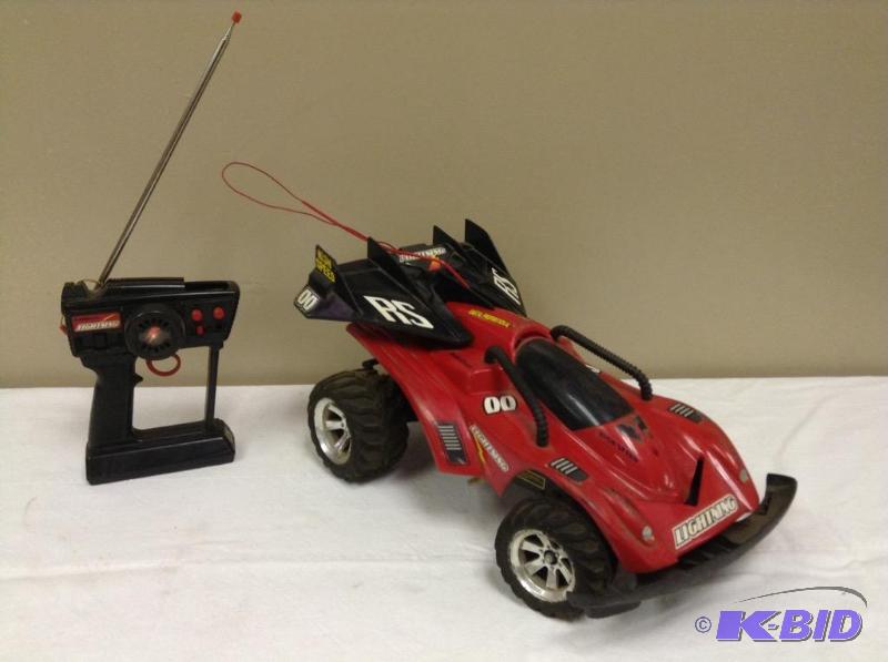 lot 43 image: Radio Shack Remote Controlled Car
