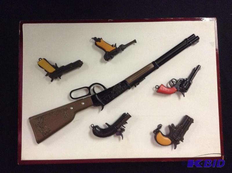 lot 44 image: Collection of Miniature Toy Guns