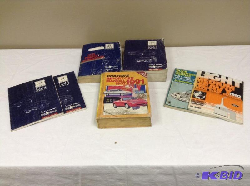 lot 48 image: Vehicle Service Manuals