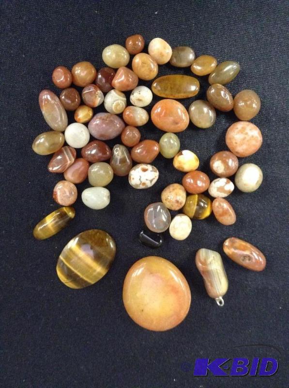 lot 66 image: Collection of Tiger Eye & Agate Stones