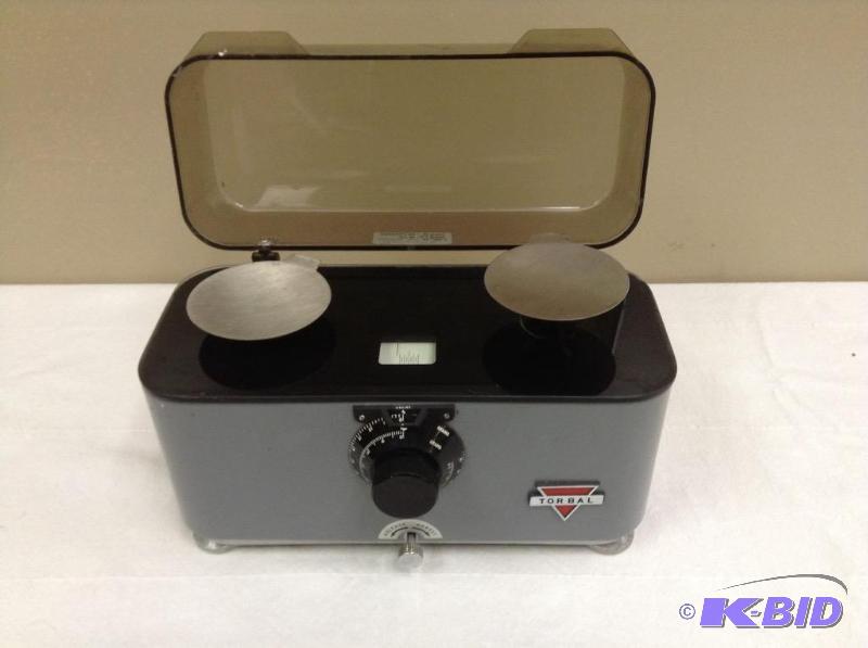 lot 7 image: Torbal DRX-3 Class III Mechanical Torsion Balance Scale