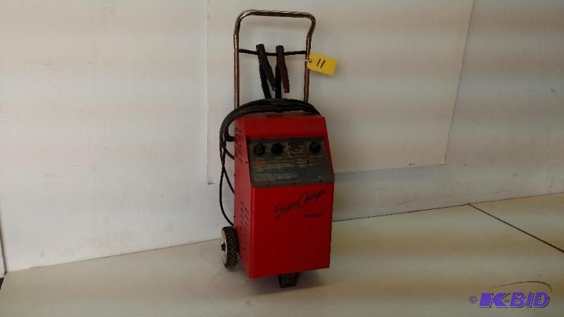 lot 11 image: Super Charger Model BC5500 Battery Charger, 6...