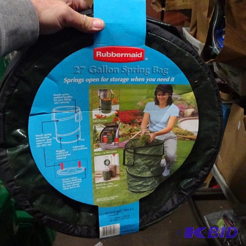 New Rubbermaid brand 27 gallon bring open sel...