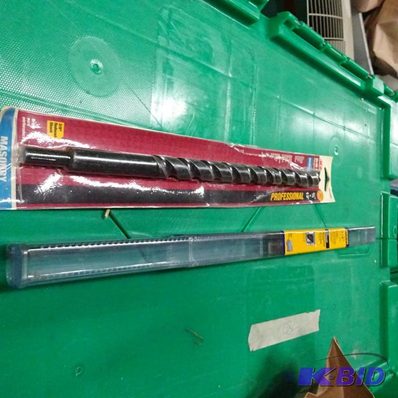 New quantity to drill bit including a one qua...
