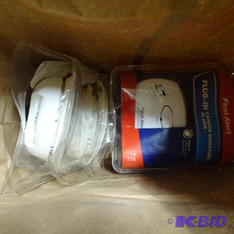 New quantity 3 smoke alarms and 1 carbon mono...
