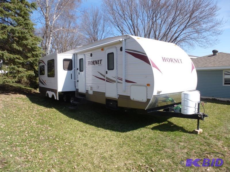 2010 Keystone Hornet Model# 32RLSS Has full ...