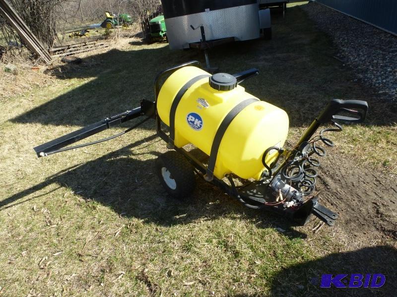 P&ampK Lawn Sprayer 35 gallon tank Pull beh...