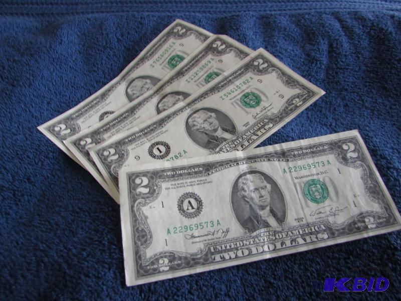 lot 186 image: 4 Two Dollar Bills, 1976, 2003 (3)...