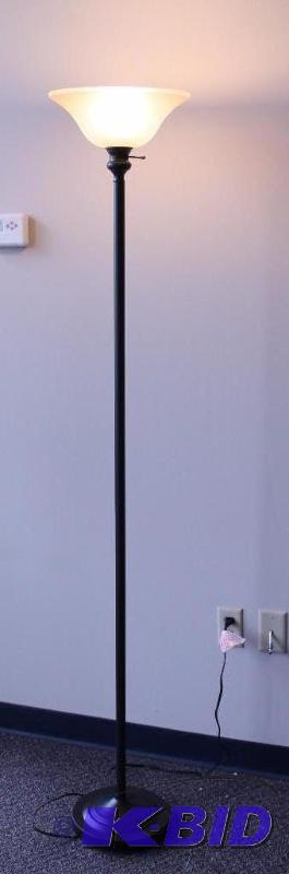 lot 54 image: Hampton Bay Floor lamp, Assembled. Tested.  Works.