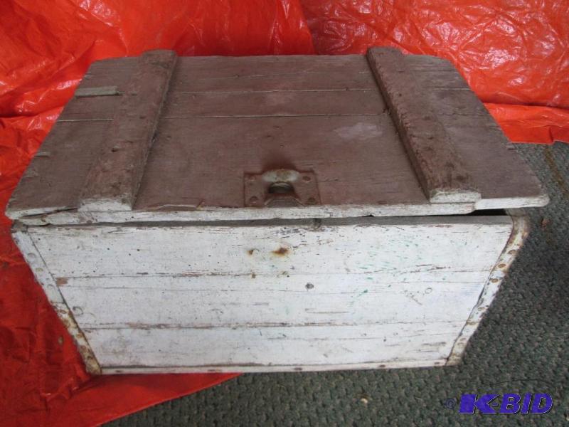 Vintage wood box with latching top...