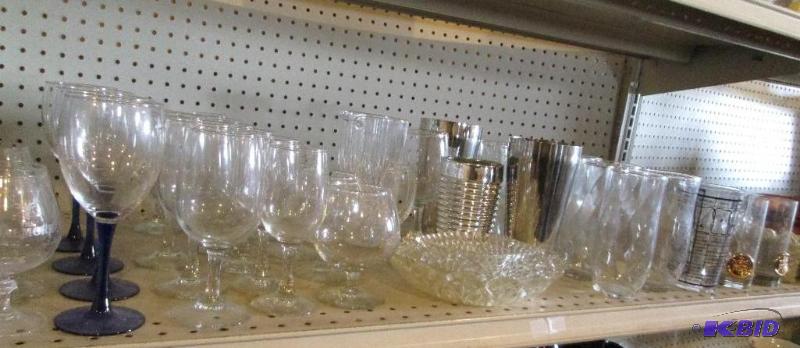 Lot of assorted glasses and kitchenware...