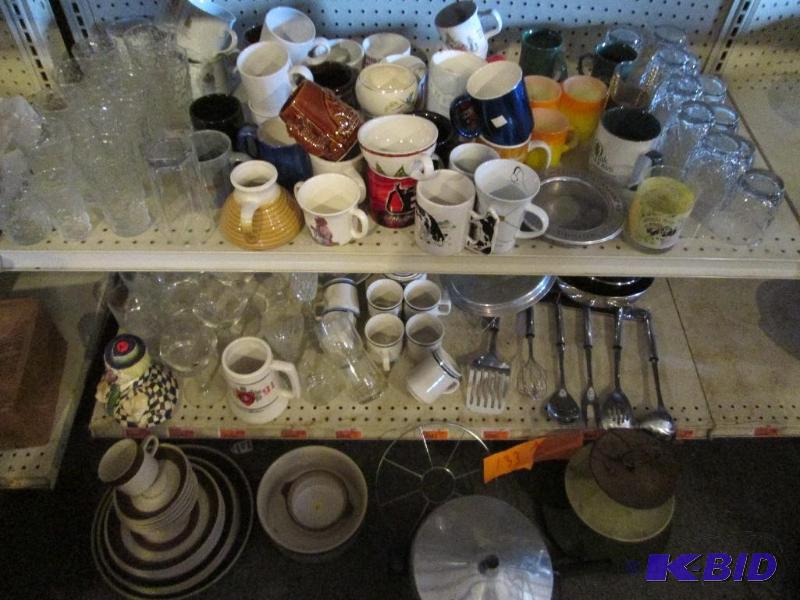 Large lot nof kitchen utinsels mugs and more,...