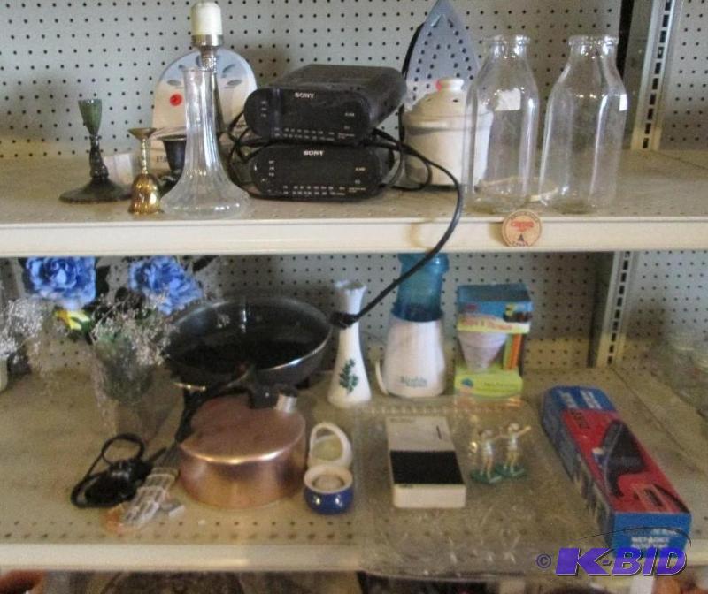 Lot of assorted household items, includes slu...