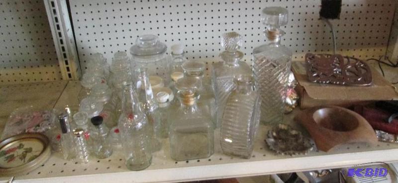 Lot of assorted small glass holders, bottles ...