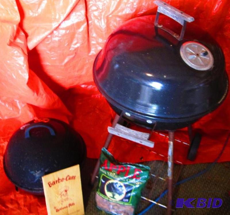 Large and small Barbeque grill with a new bag...